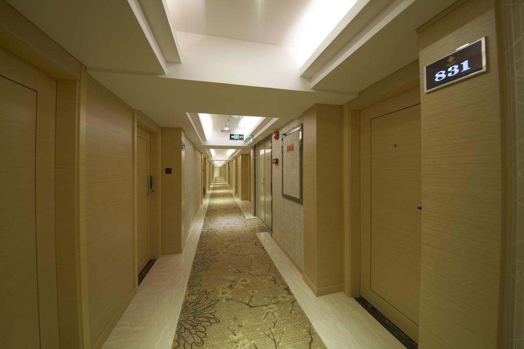 V8 Hotel Train Station 광저우 외부 사진